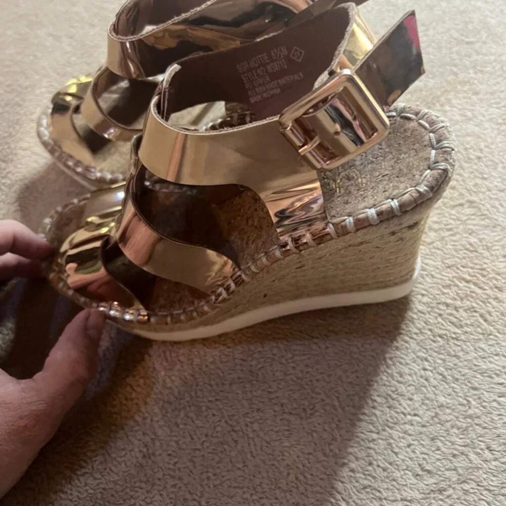 Sugar SGR Hottie‎ Sz 6.5 Cork Wedge Gold Shine Strap Adjustable Buckle S05
